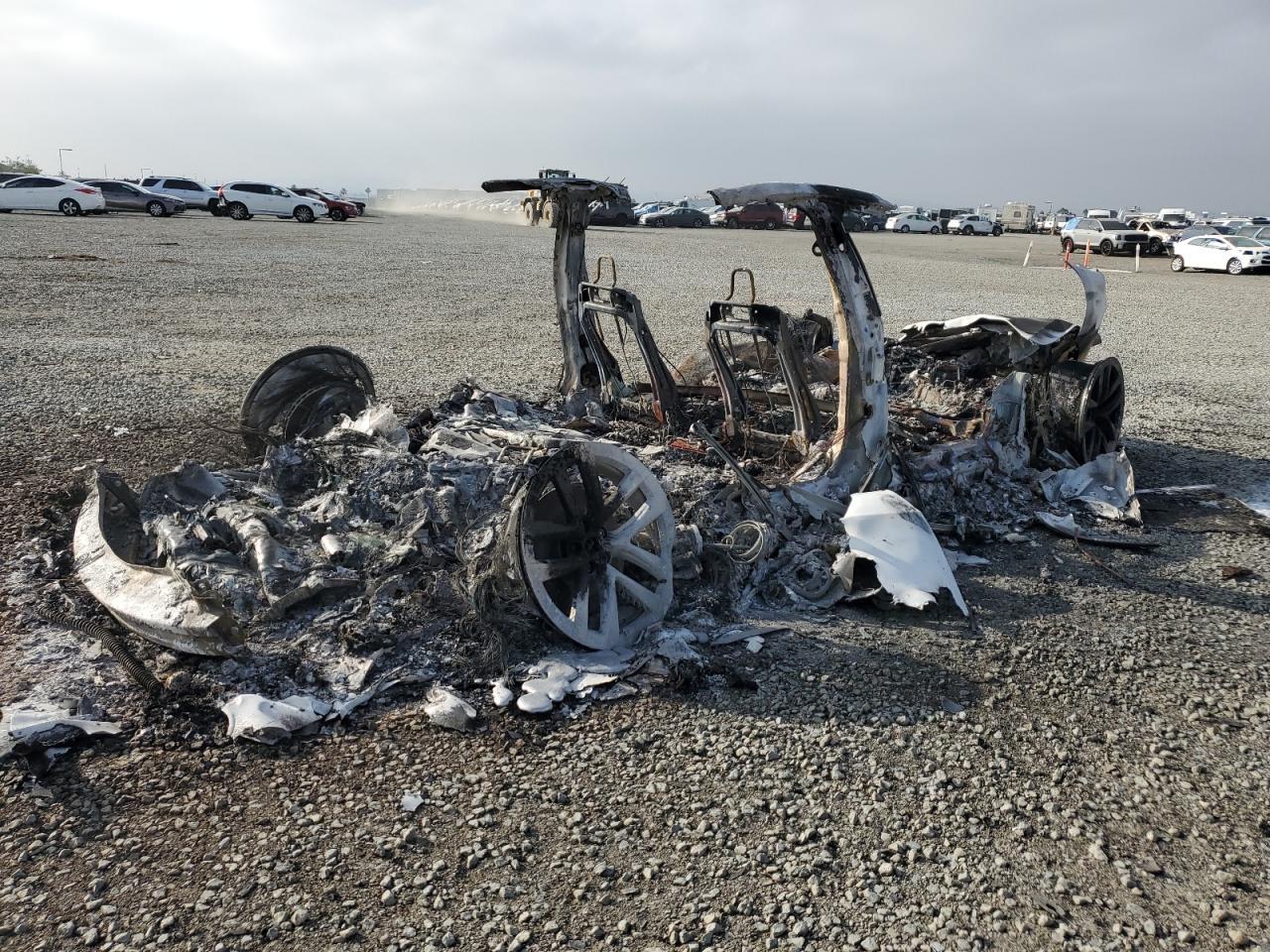 2025 Tesla Model S - Фото 3