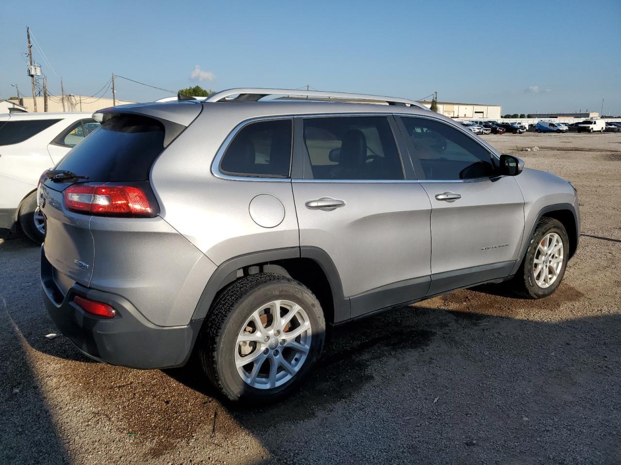2018 Jeep Cherokee Latitude Plus - Фото 3