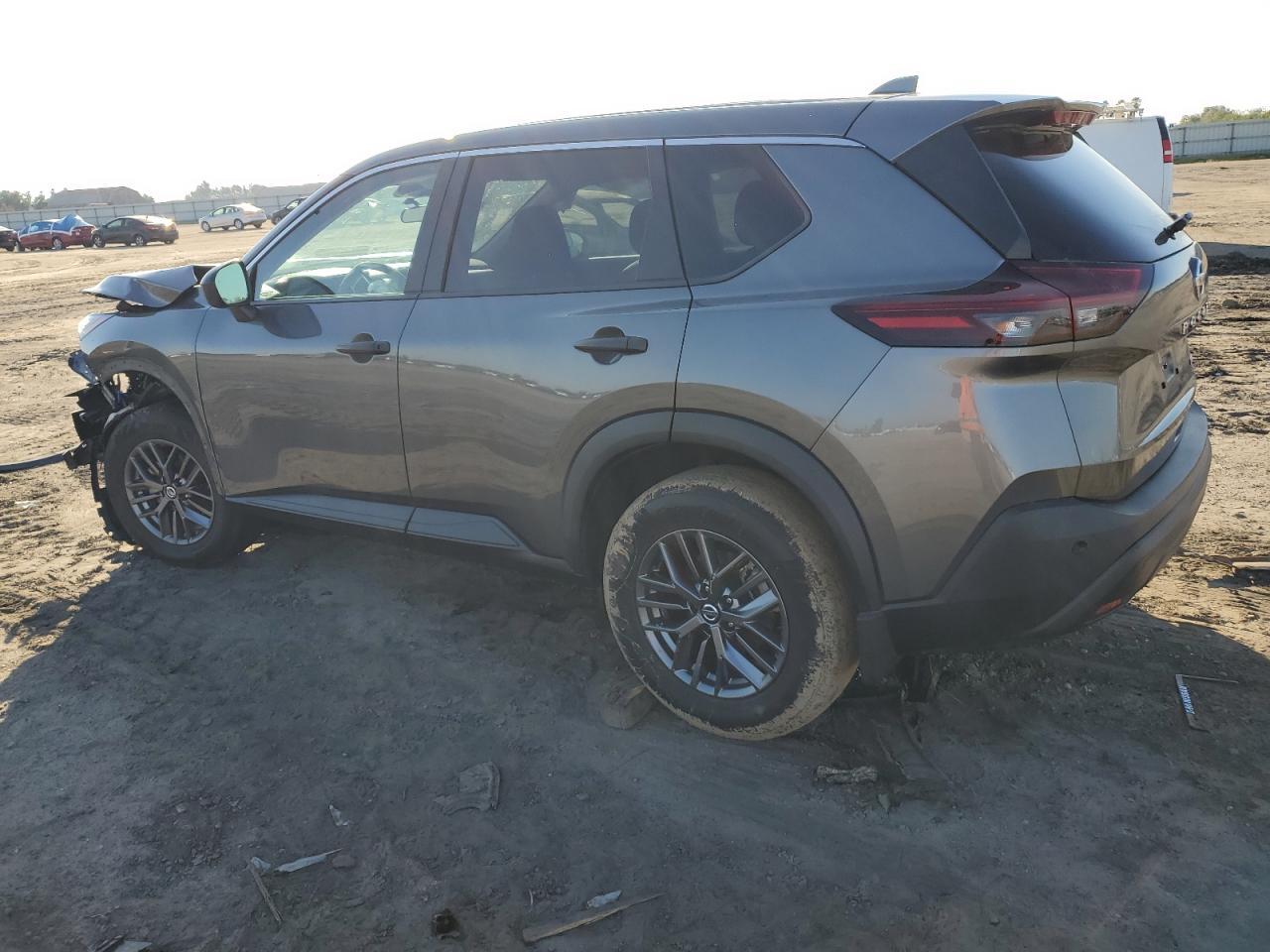 2021 Nissan Rogue S - Фото 2