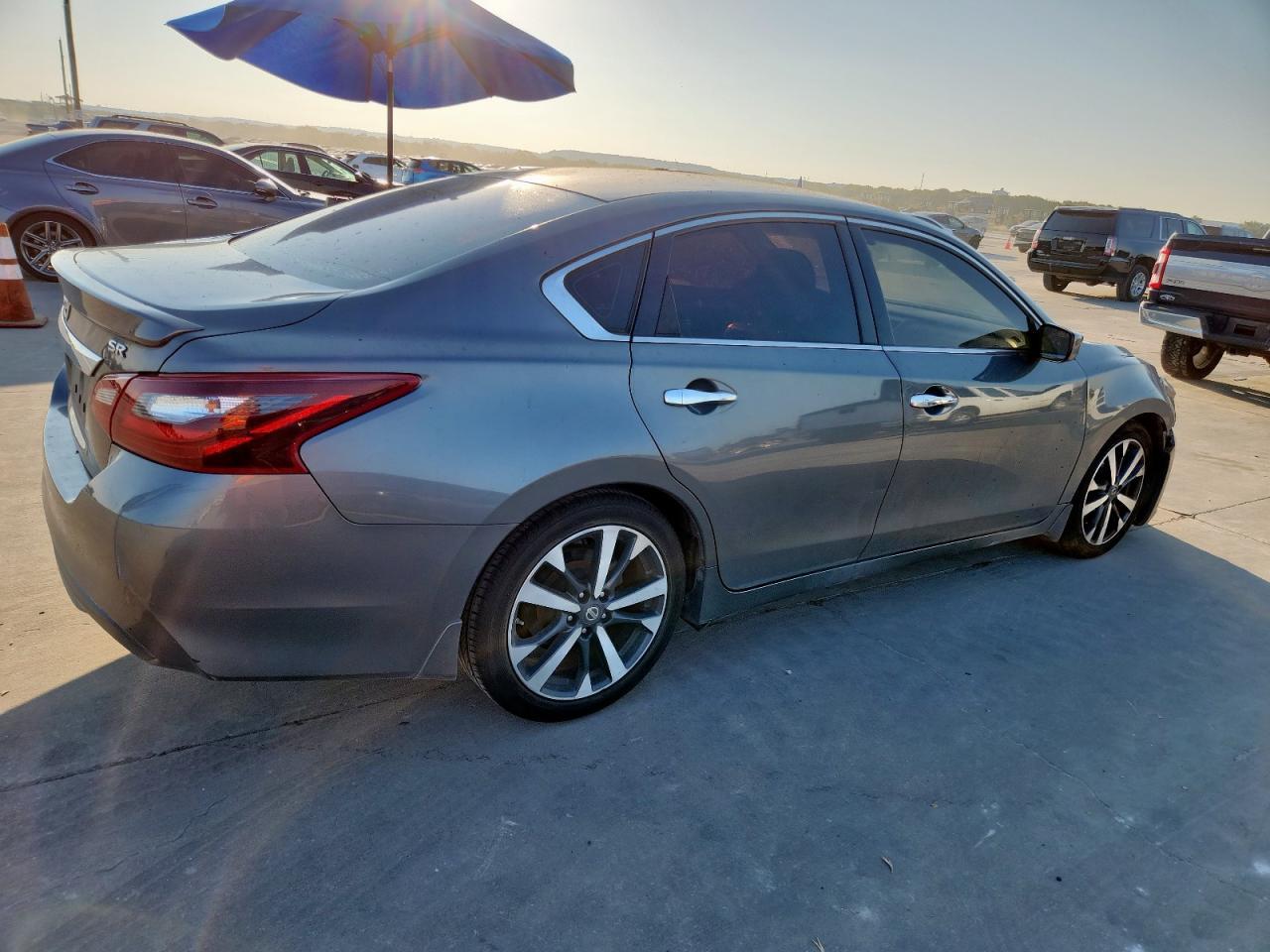 2017 Nissan Altima - Image 3