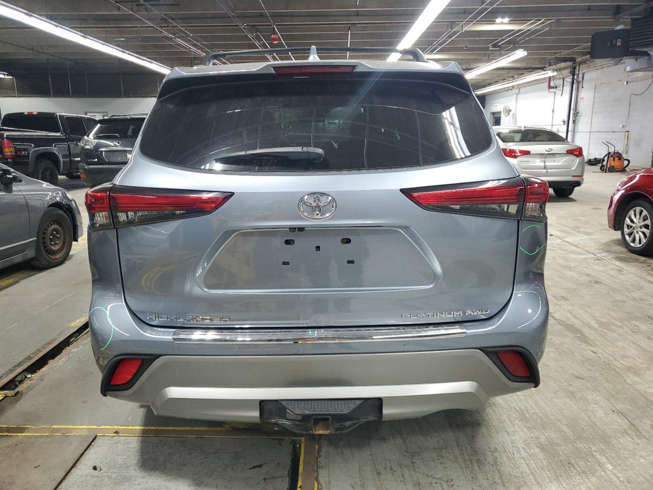 2020 Toyota Highlander Platinum - Фото 6