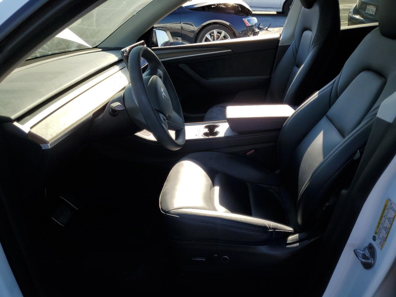 2022 Tesla Model Y - Image 7