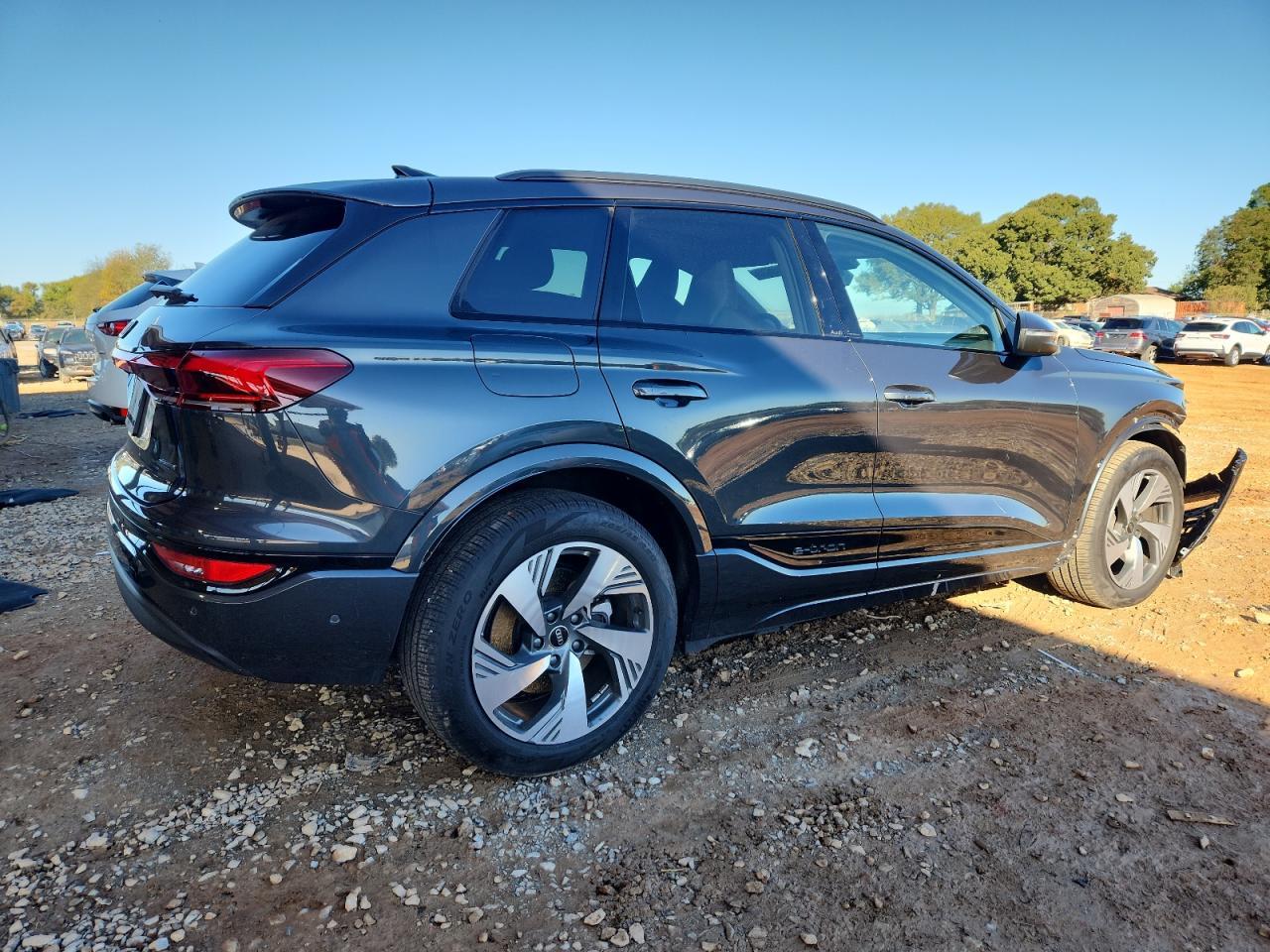 2025 Audi Q6 E-Tron Premium Plus - Фото 3