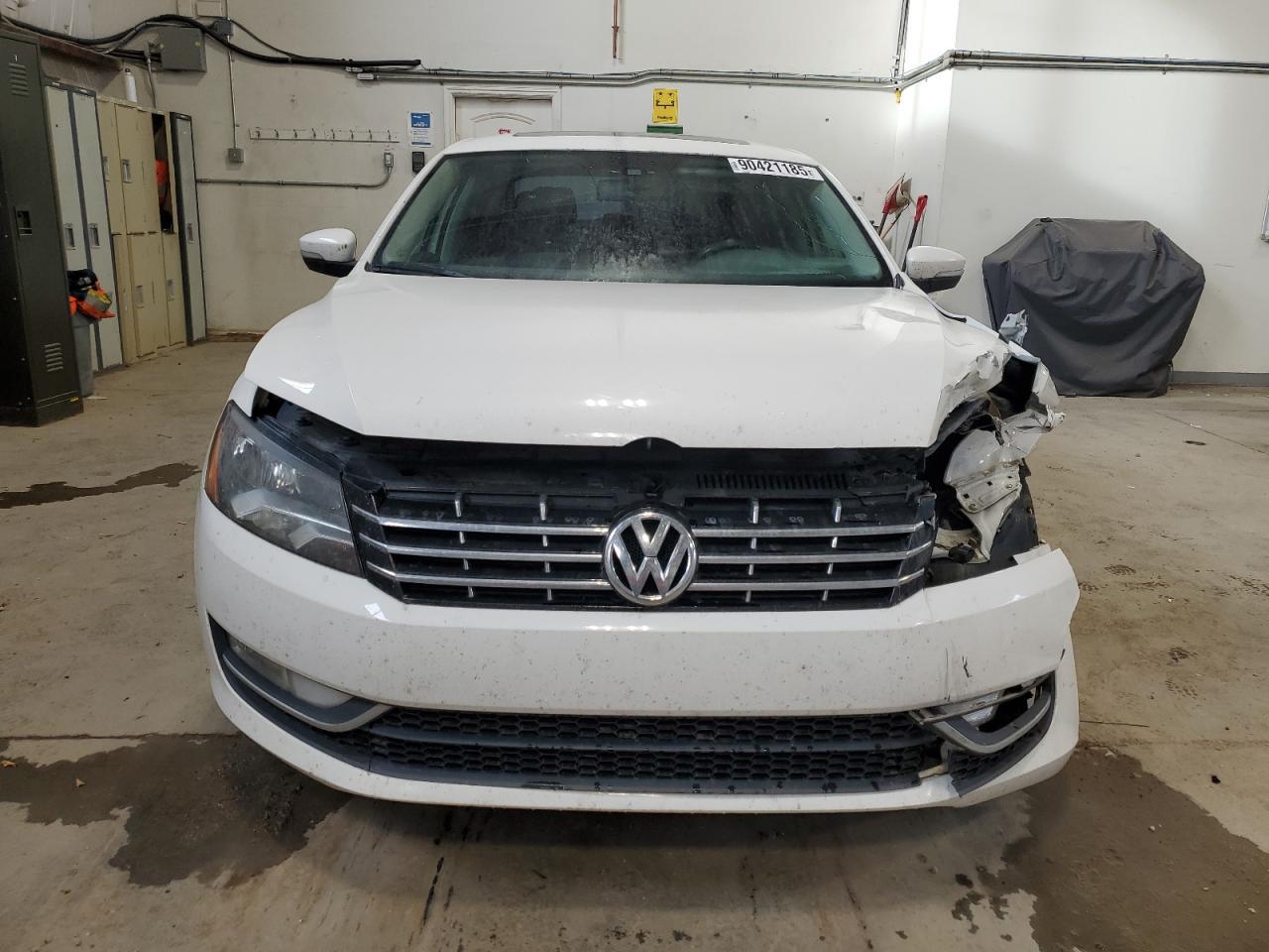 2013 Volkswagen Passat Sel - Image 5