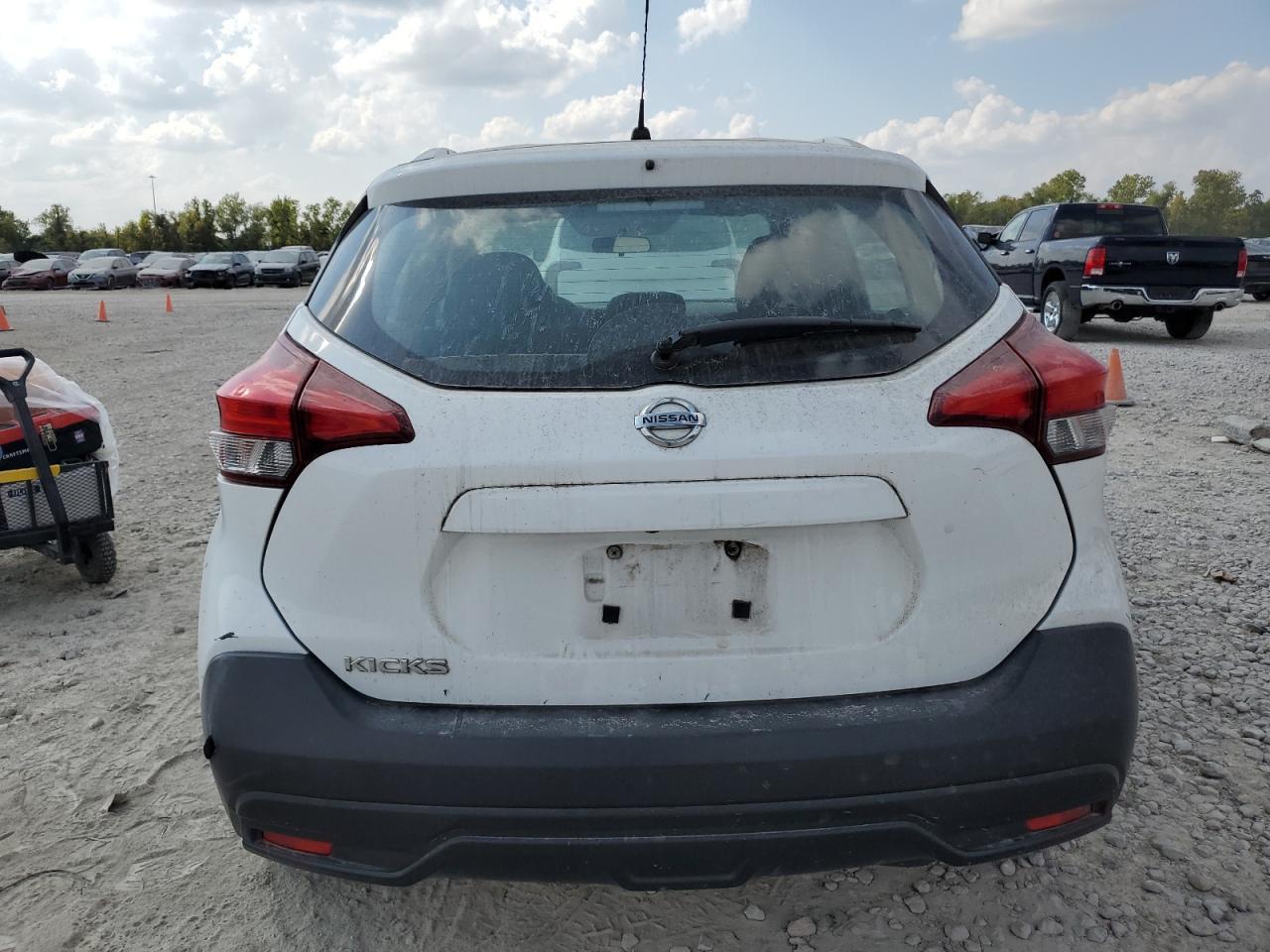 2018 Nissan Kicks S - Image 6