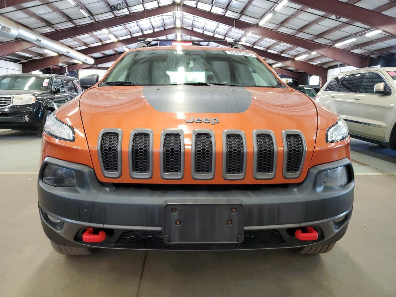 2016 Jeep Cherokee Trailhawk - Image 5