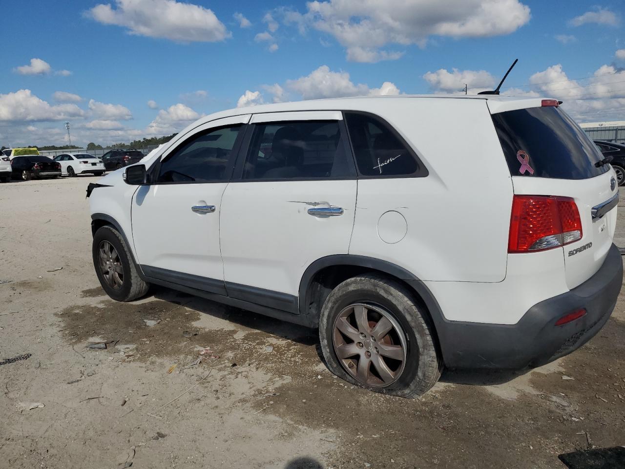 2011 Kia Sorento Base - Image 2