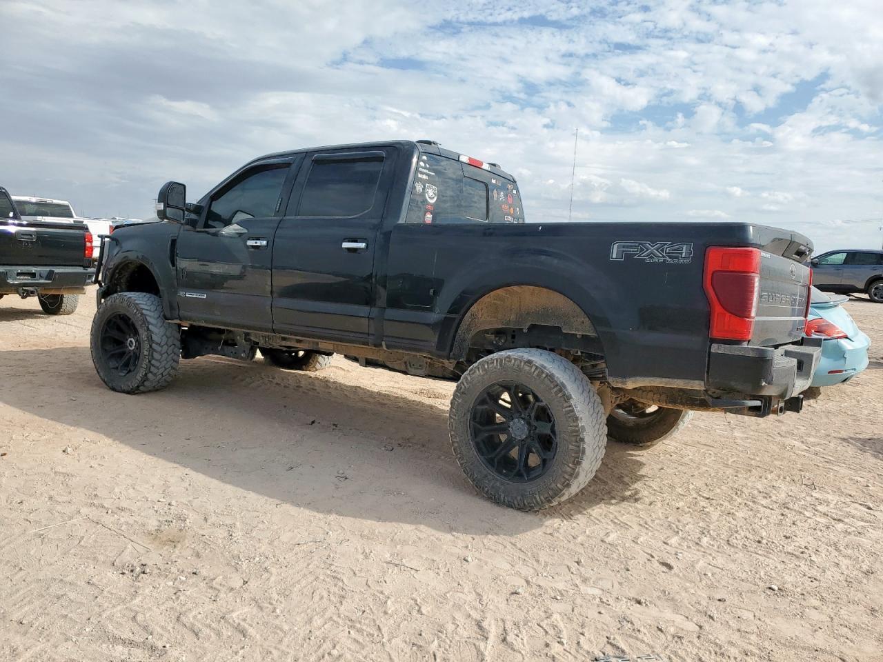 2022 Ford F250 Super Duty - Фото 2
