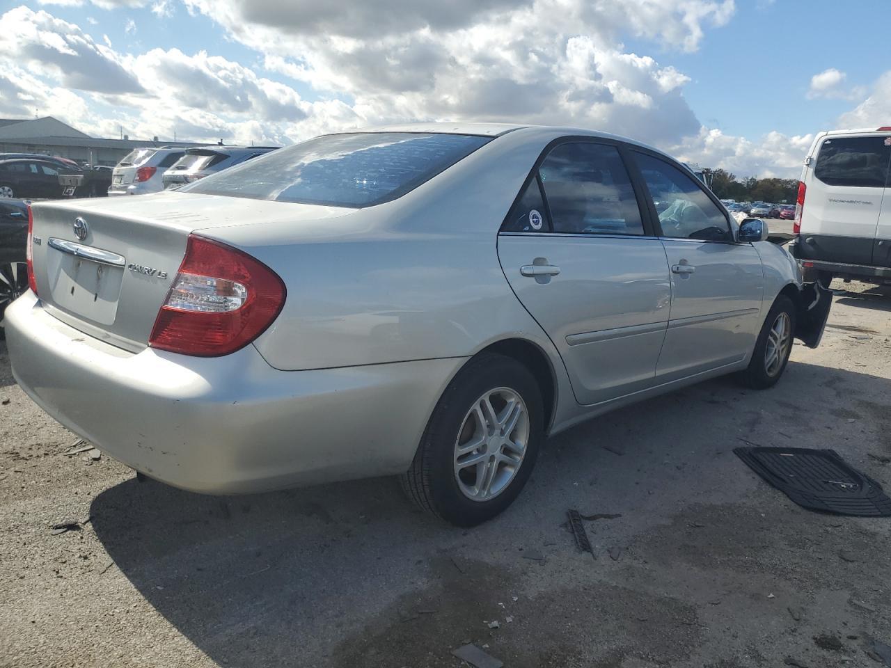 2002 Toyota Camry Le - Image 3