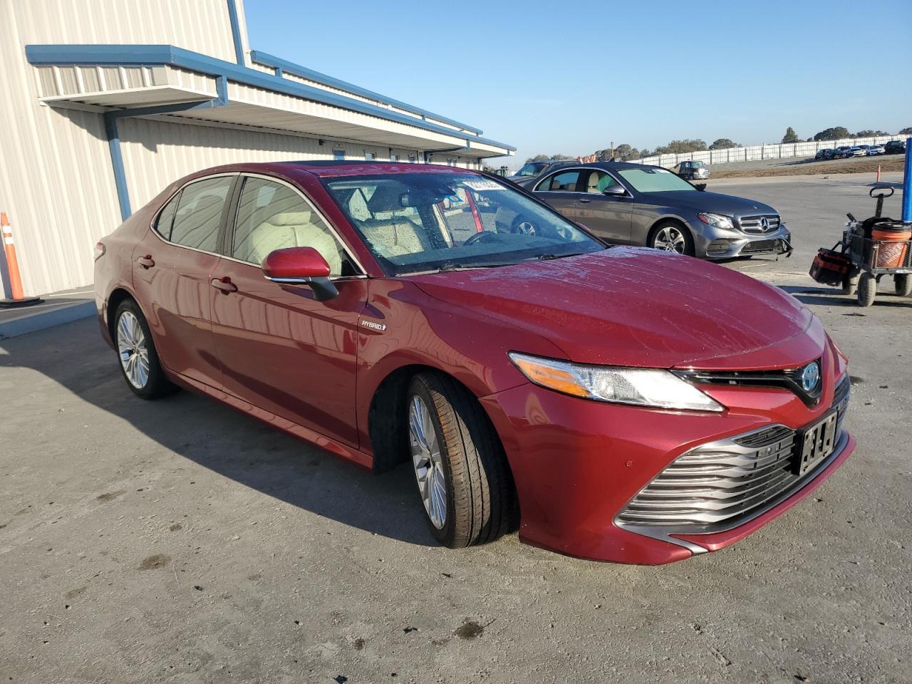 2020 Toyota Camry Xle - Фото 4