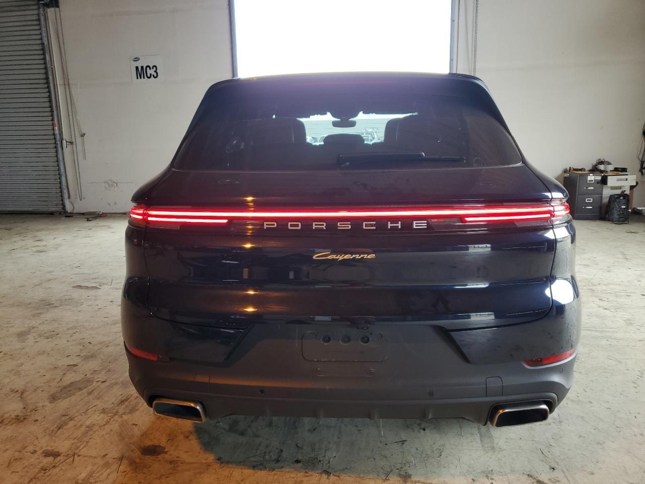 2024 Porsche Cayenne - Image 6