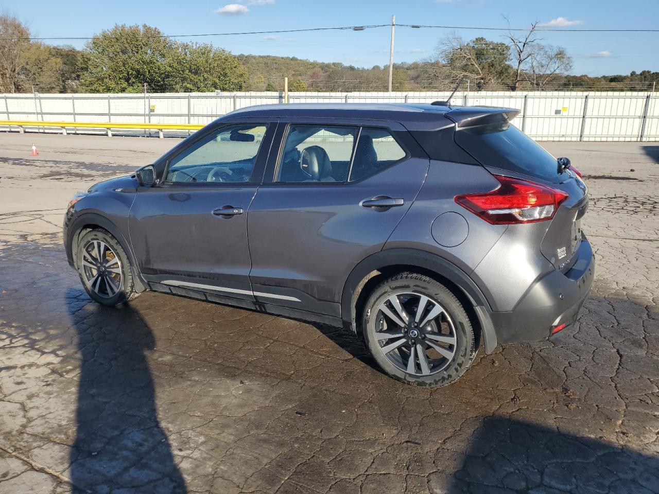 2020 Nissan Kicks Sr - Image 2