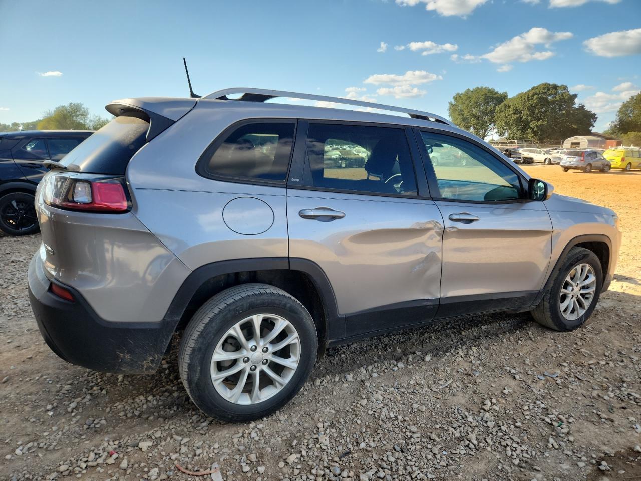 2020 Jeep Cherokee Latitude - Фото 3