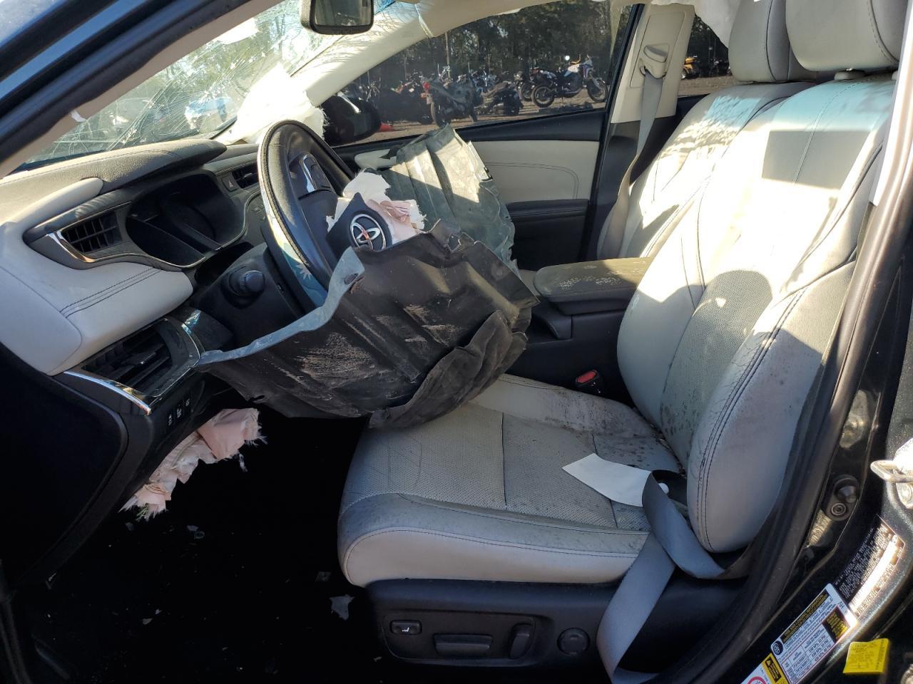 2015 Toyota Avalon Hybrid - Image 7