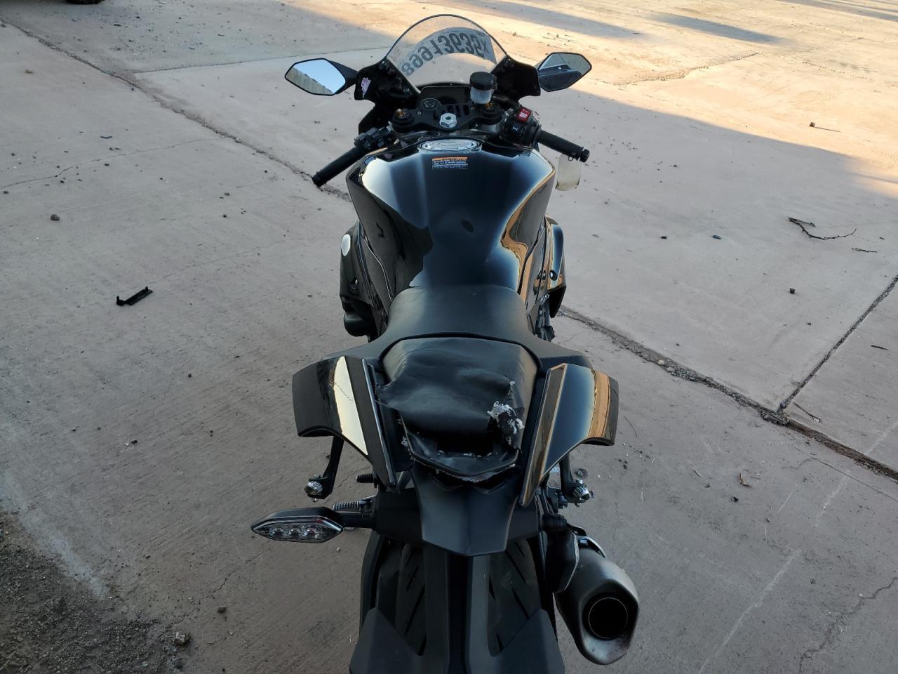 2024 Yamaha Yzfr1 - Фото 6