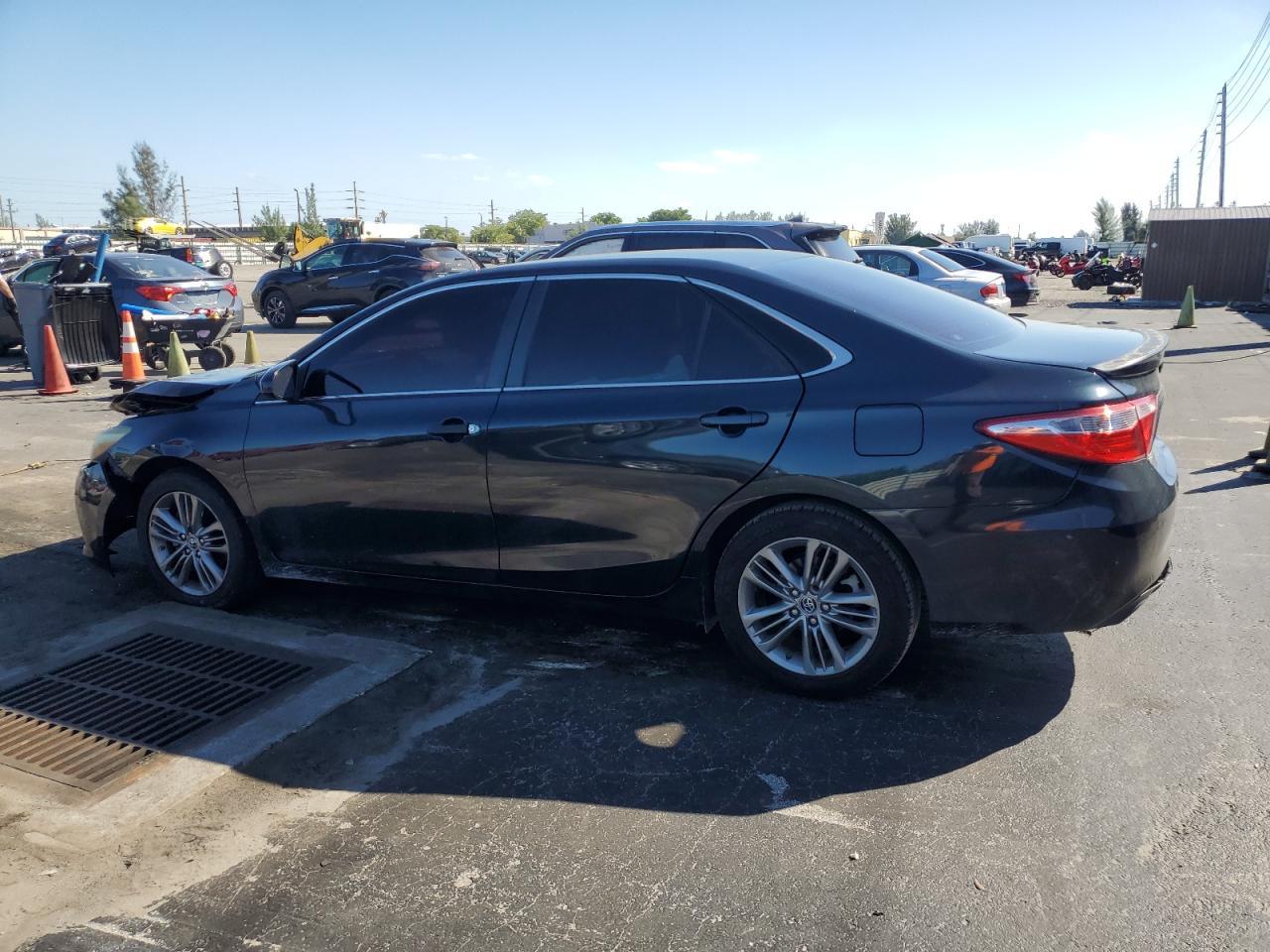 2015 Toyota Camry Le - Image 2
