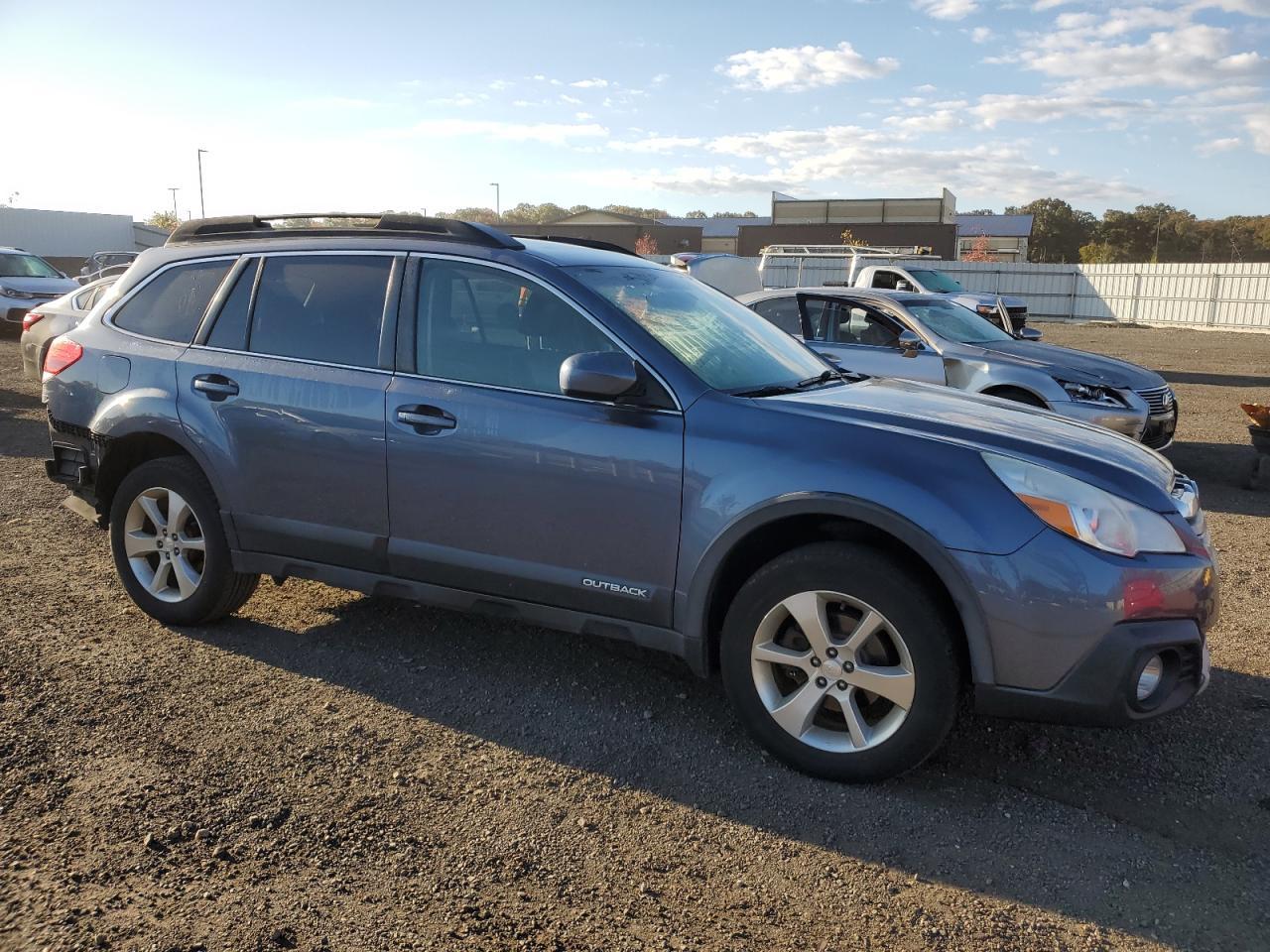 2014 Subaru Outback 2.5I Limited - Image 4