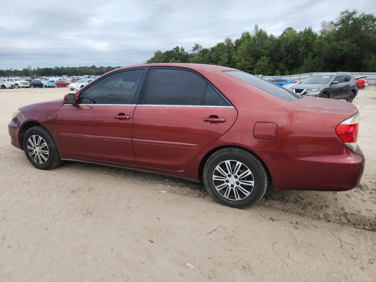 2005 Toyota Camry Le - Image 2