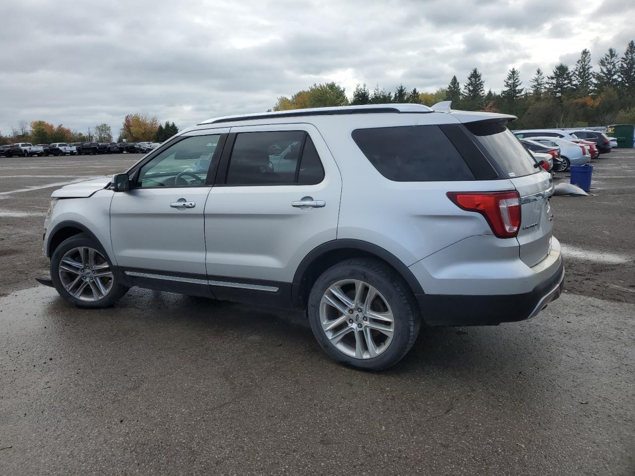 2016 Ford Explorer Limited - Image 2