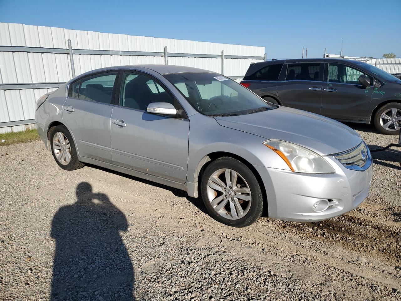 2011 Nissan Altima Sr - Image 4