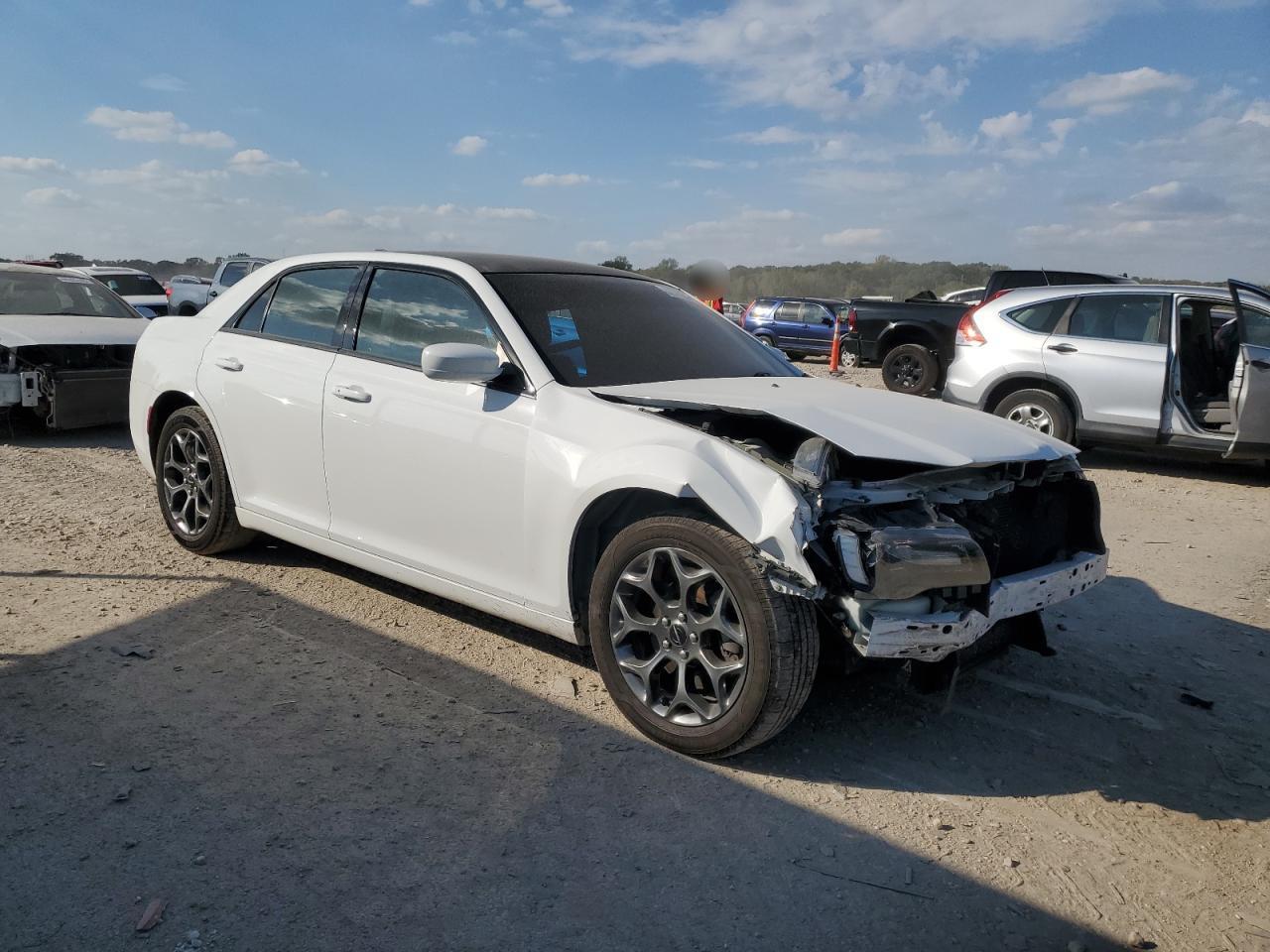 2017 Chrysler 300 S - Фото 4