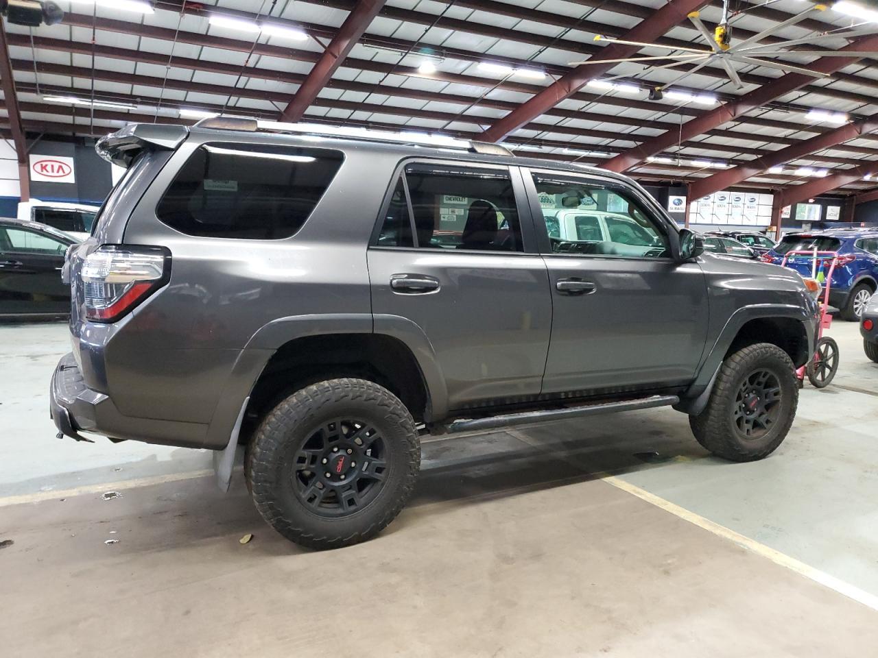 2016 Toyota 4Runner Sr5/Sr5 Premium - Фото 3