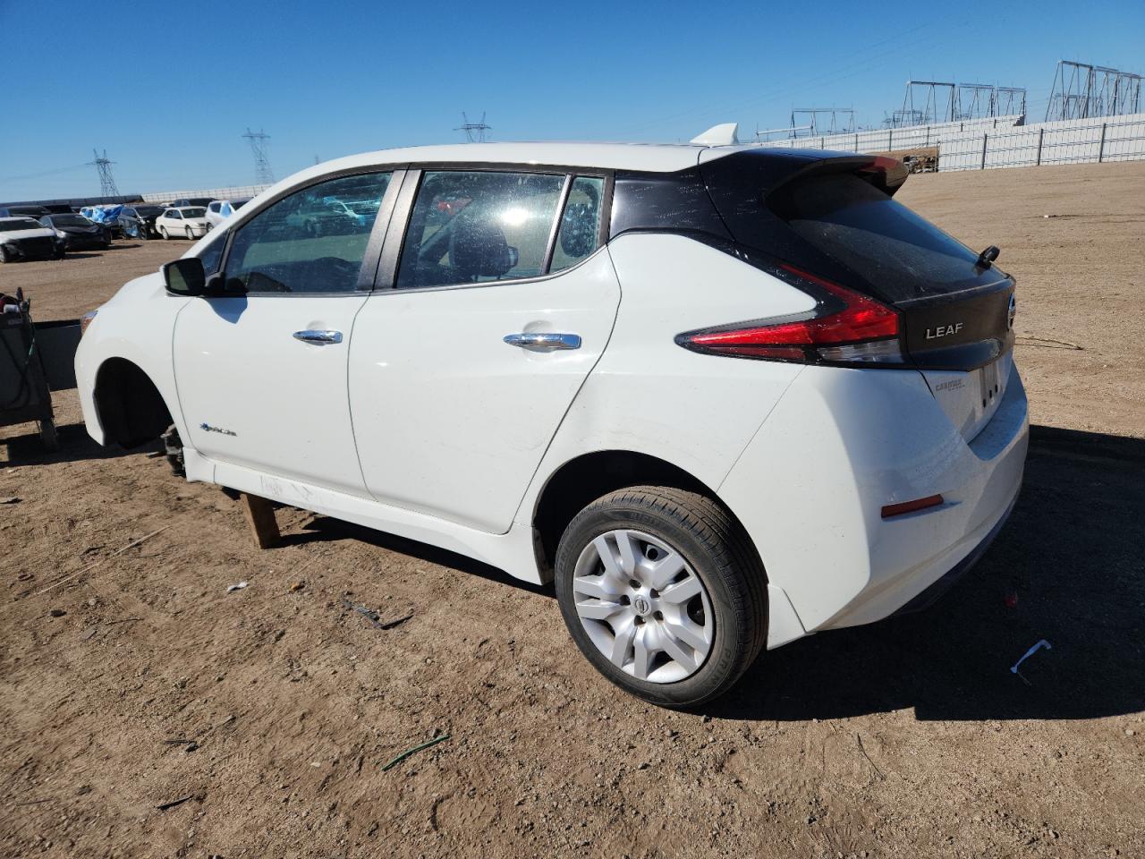 2018 Nissan Leaf S - Image 2