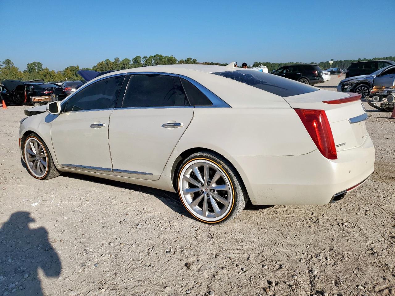 2013 Cadillac Xts Luxury Collection - Image 2