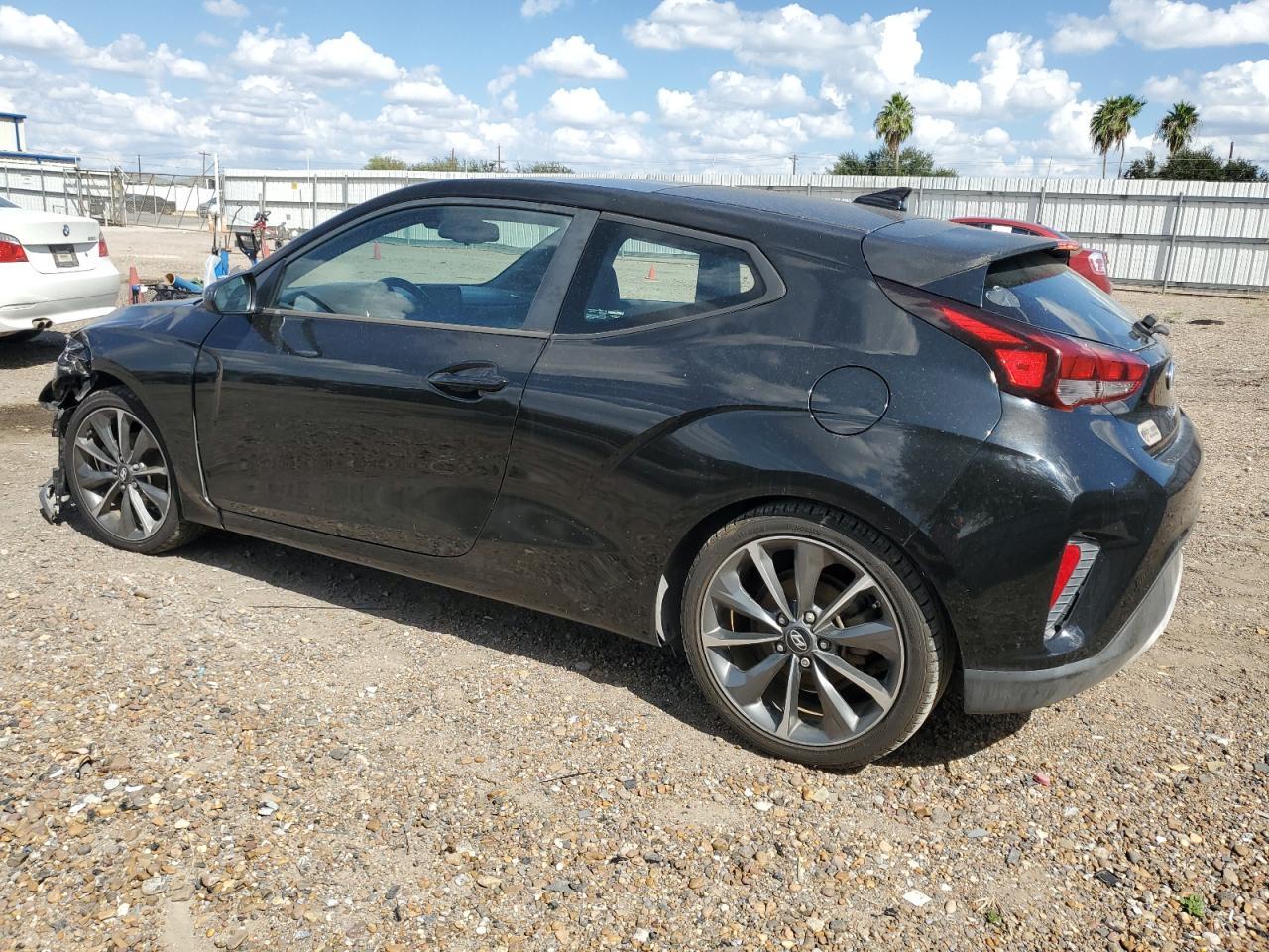 2020 Hyundai Veloster Base - Image 2