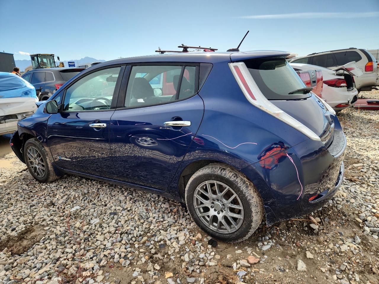 2017 Nissan Leaf S - Image 2