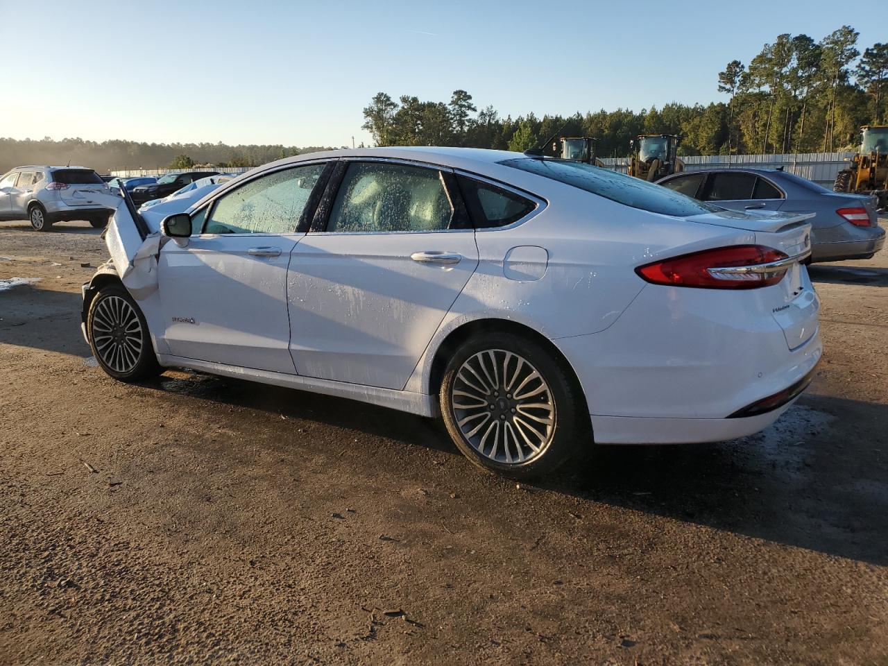 2017 Ford Fusion Titanium Hev - Фото 2