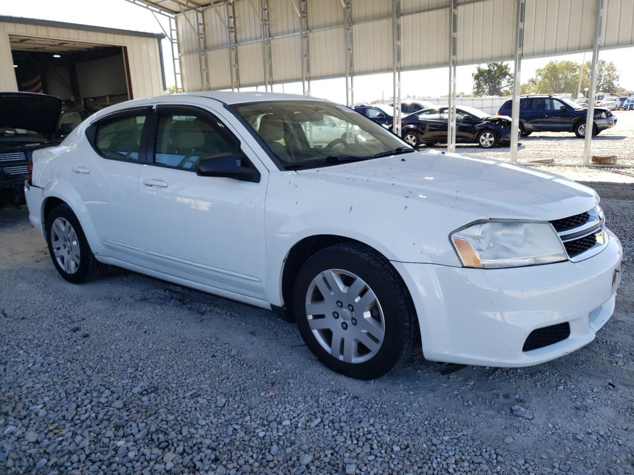 2013 Dodge Avenger - Image 4