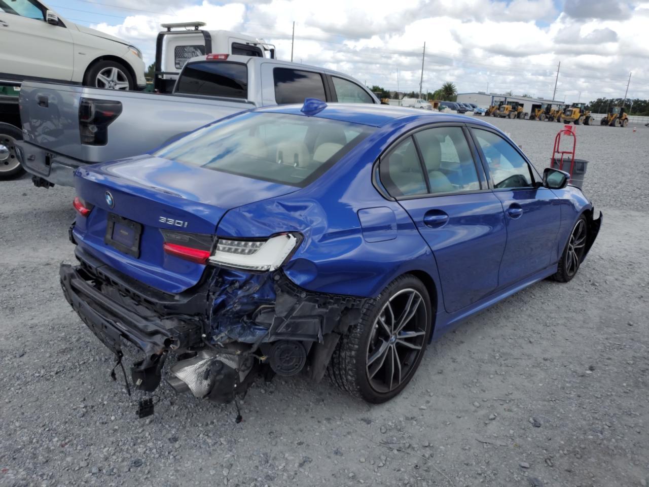 2021 BMW 330I - Фото 3