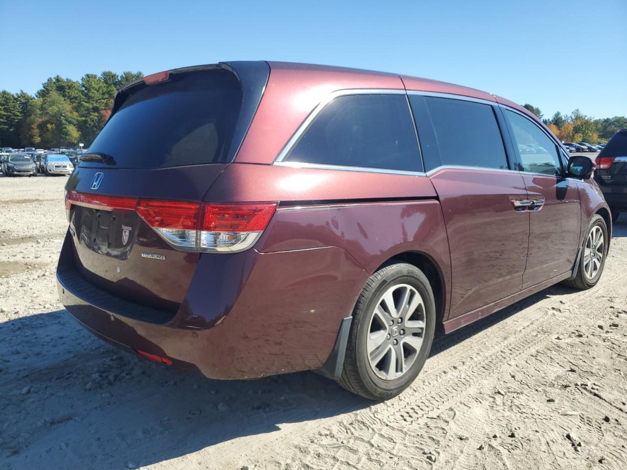 2016 Honda Odyssey Touring - Image 3