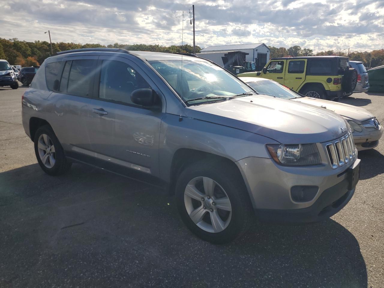 2015 Jeep Compass Sport - Фото 4