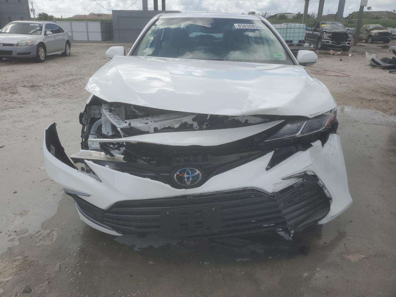 2022 Toyota Camry Le - Фото 5