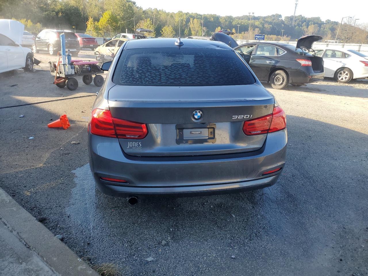 2017 BMW 320 I - Image 6
