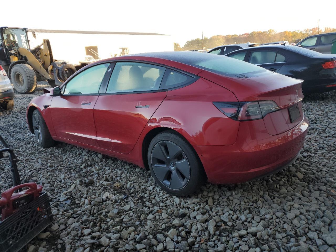 2022 Tesla Model 3 - Фото 2