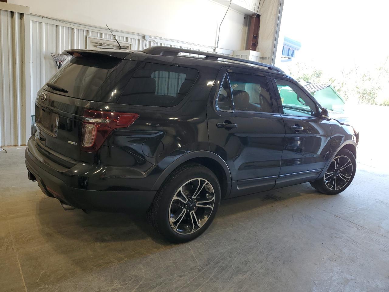 2015 Ford Explorer Sport - Image 3