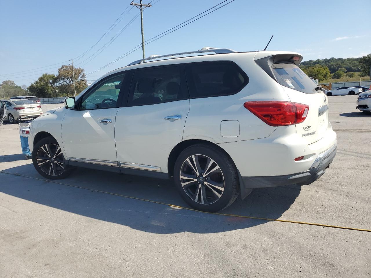 2017 Nissan Pathfinder S - Фото 2