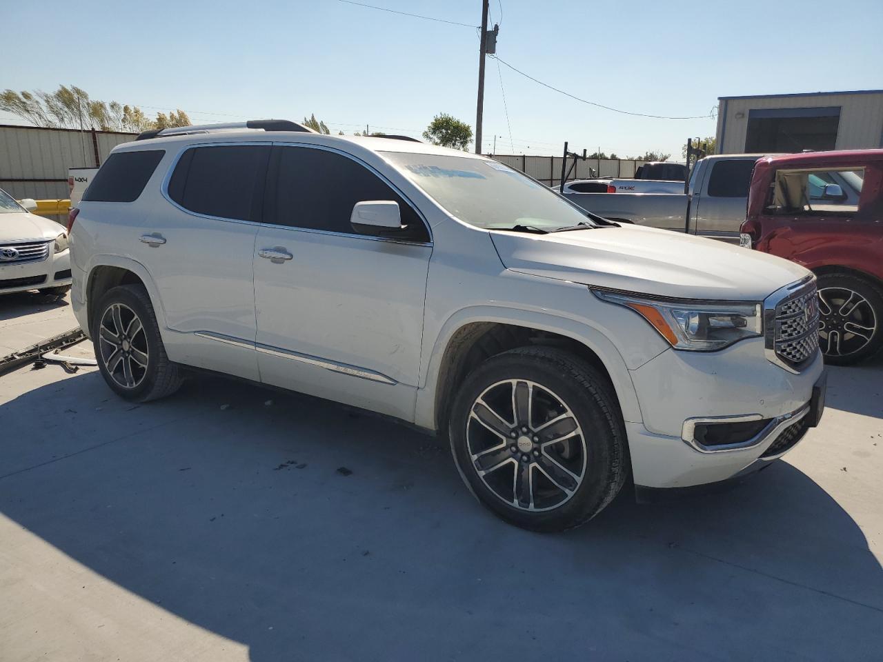 2019 GMC Acadia Denali - Image 4
