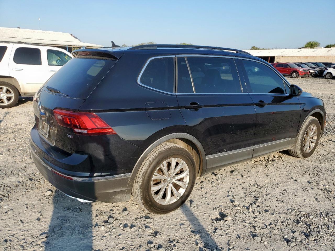 2018 Volkswagen Tiguan Se - Фото 3