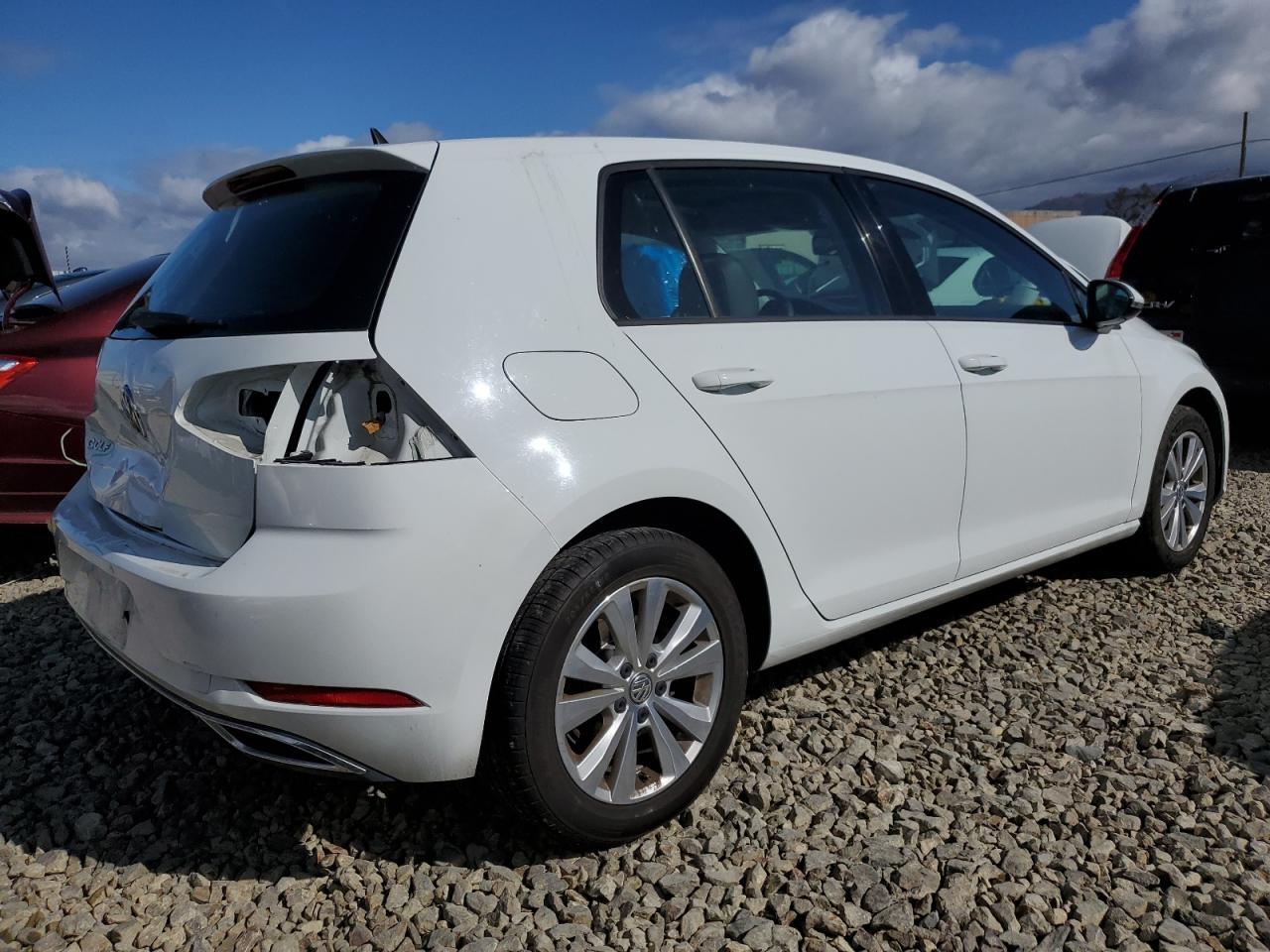 2021 Volkswagen Golf - Фото 3