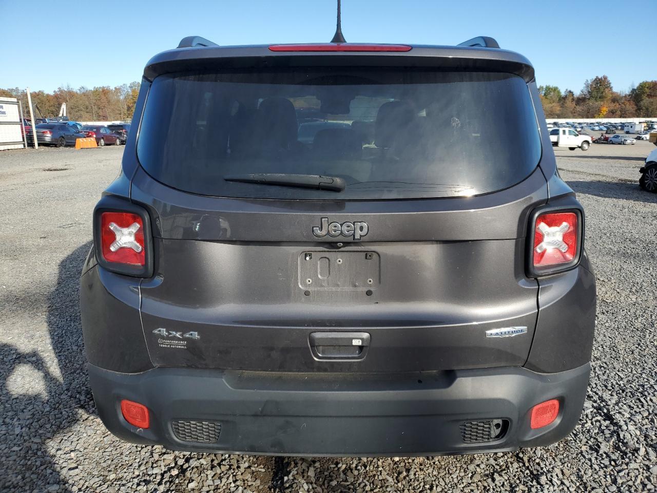 2018 Jeep Renegade Latitude - Image 6