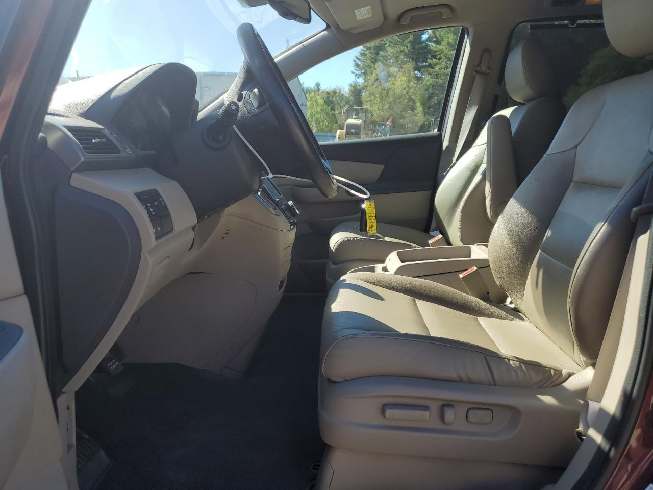 2016 Honda Odyssey Touring - Image 7