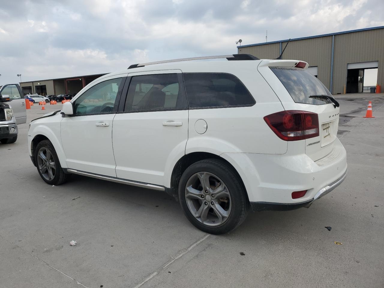 2017 Dodge Journey Crossroad - Image 2