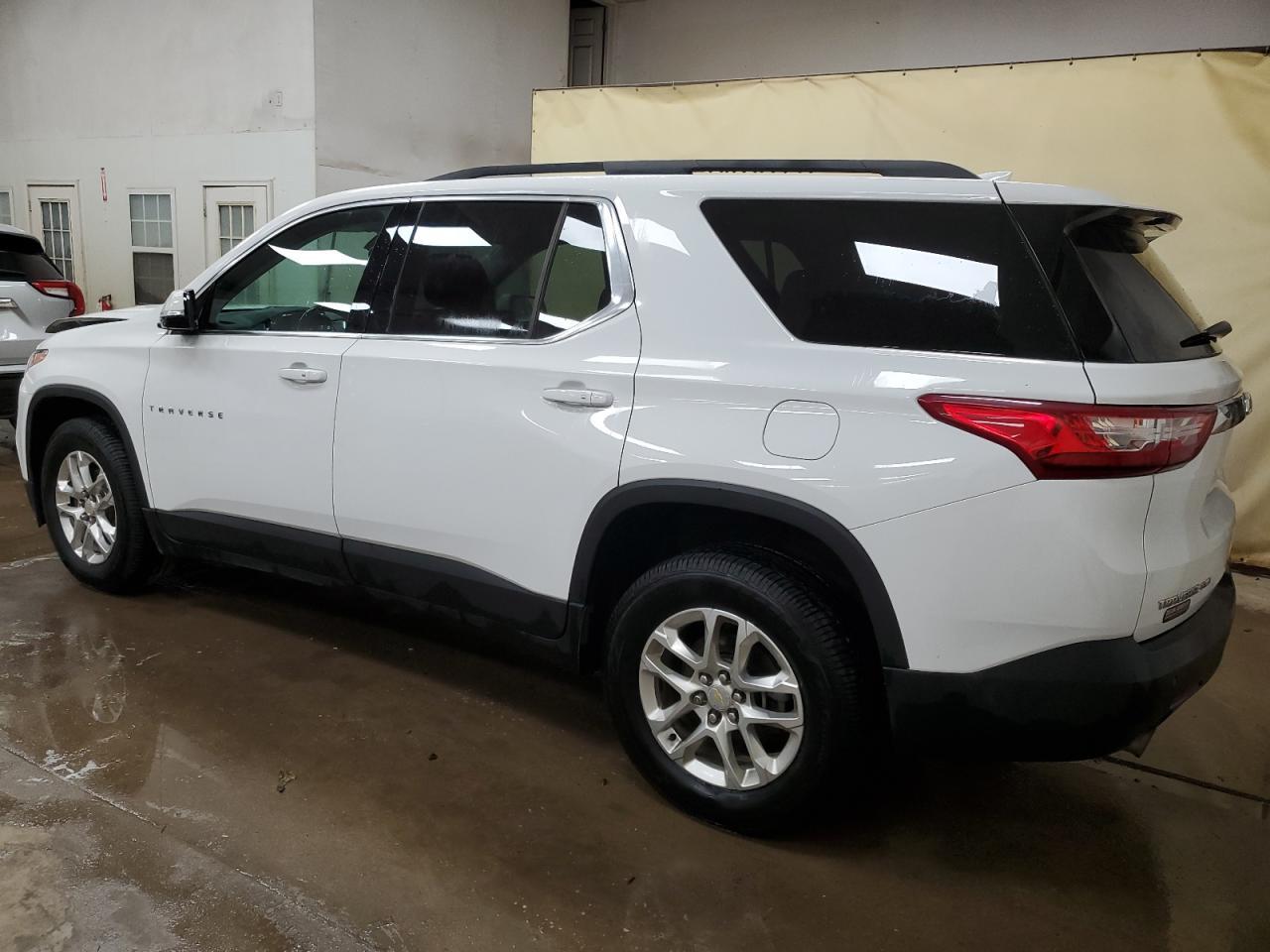 2020 Chevrolet Traverse Lt - Фото 2