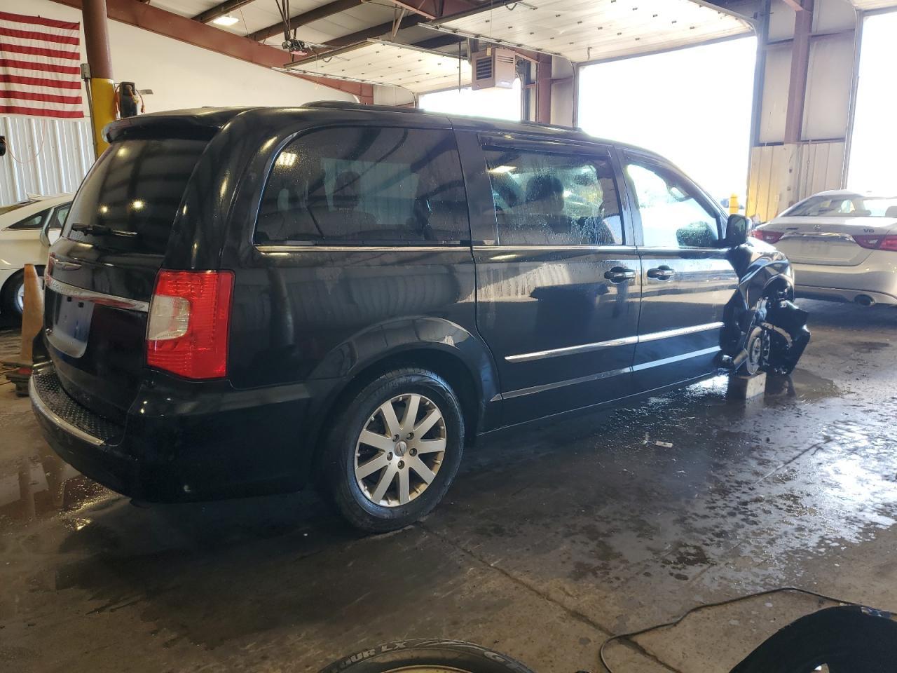 2015 Chrysler Town & Country Touring - Фото 3