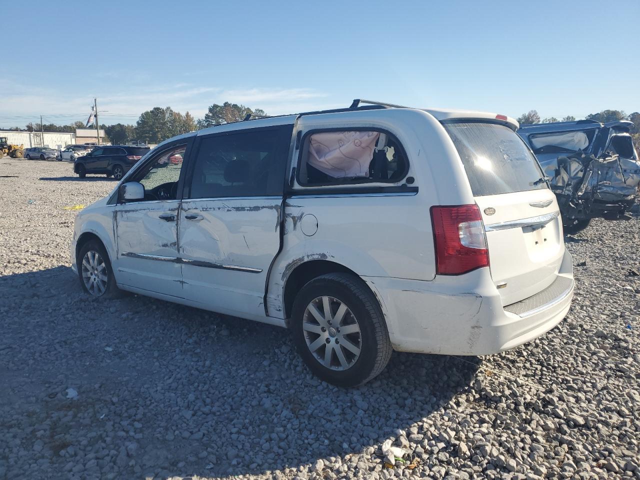 2014 Chrysler Town & Country Touring - Фото 2