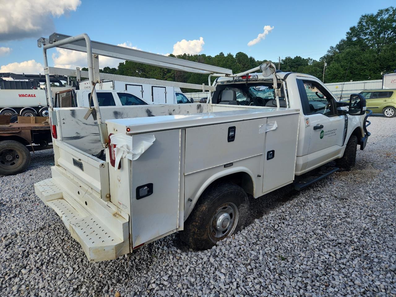 2023 Ford F250 Super Duty - Фото 3